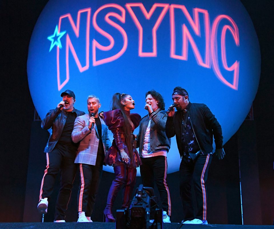  Ariana reunited Nsync onstage last night