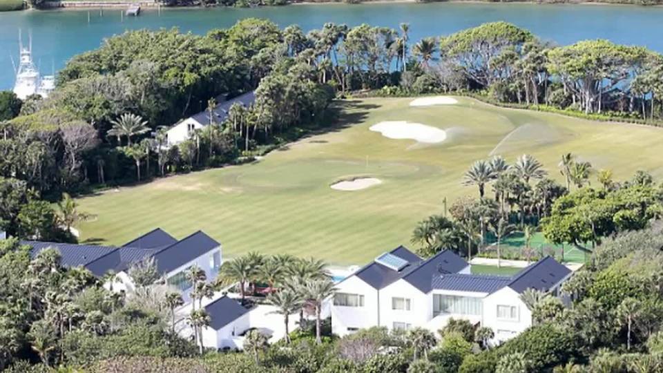  Woods' property includes a four-hole practice area, complete with six bunkers