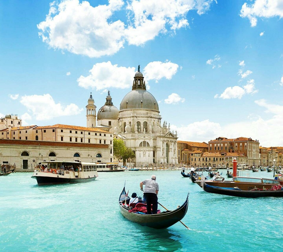  Indulge yourself as you take in the beauty of Venice on a luxury nine-night trip at the Hotel Villa Mulino