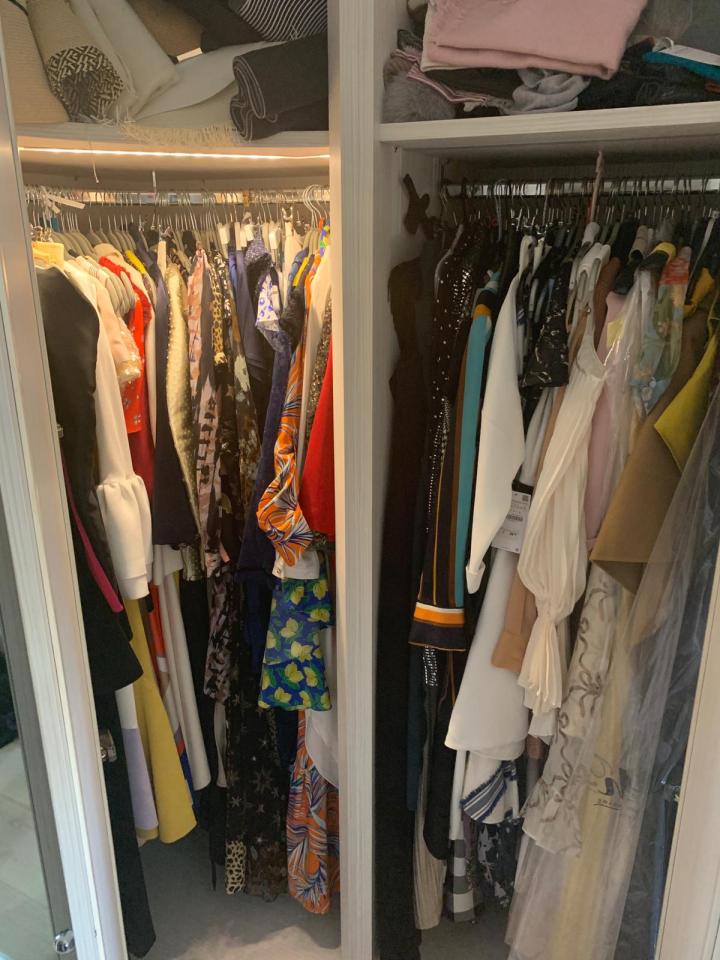  Before the process, the stylish host had an overflowing wardrobe that was full to the brim with clothes