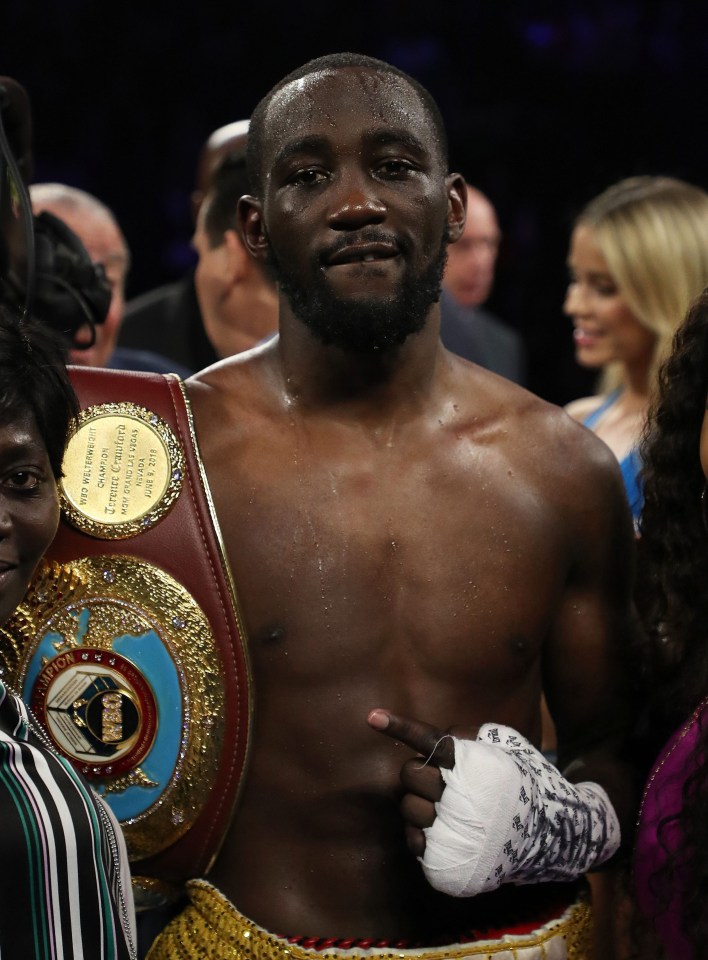 Terence Crawford retained his WBO title and moved to 35-0