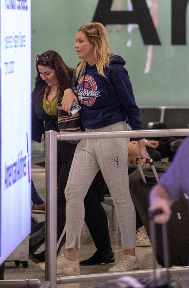  Steph was also pictured at the airport