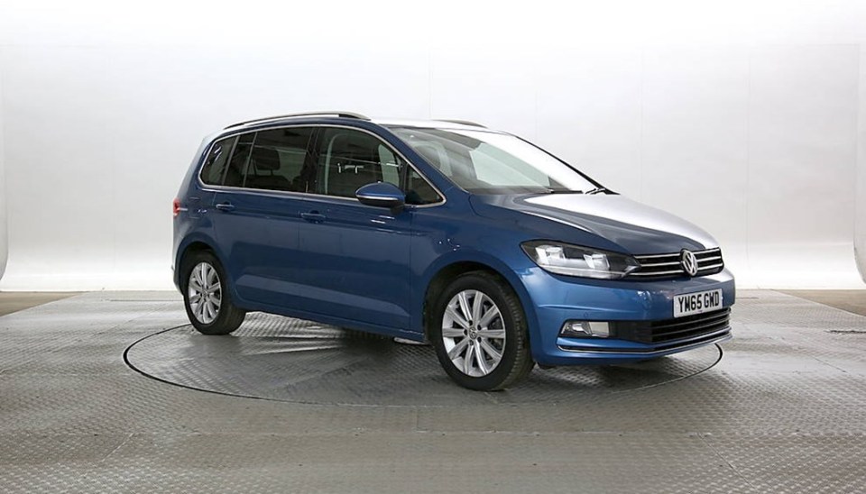  The VW Touran comes with satnav, 17s, and climate and cruise