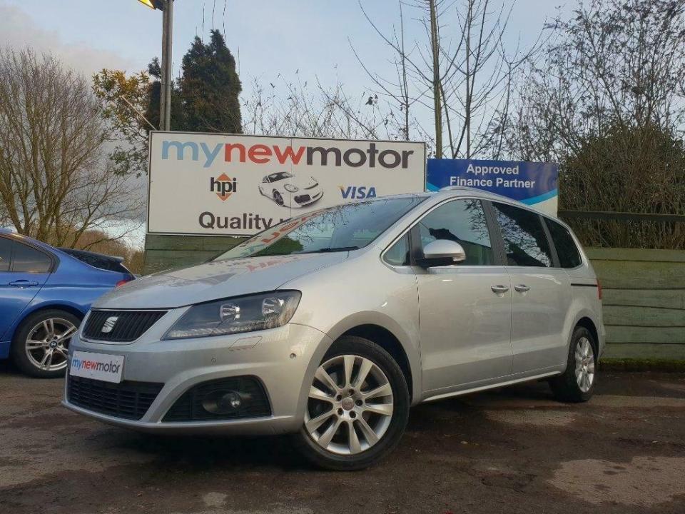  The SEAT Alhambra comes with heated seats and a panoramic rooftop