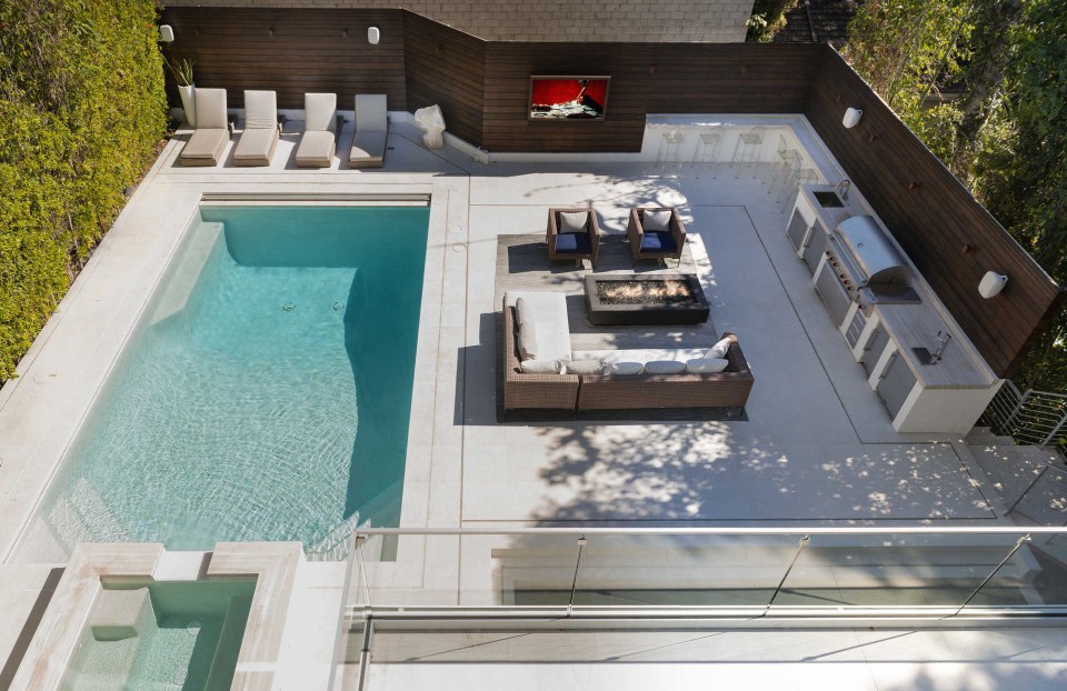  The Hollywood home as a swimming pool and lounge area