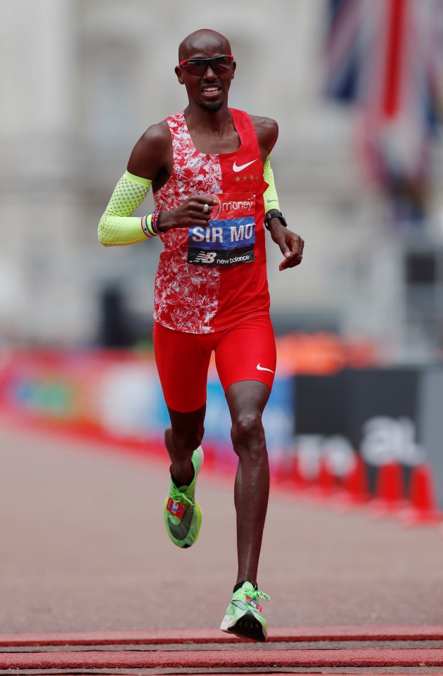 Sir Mo Farah has dismissed claims that his hotel row affected his performance in the London Marathon