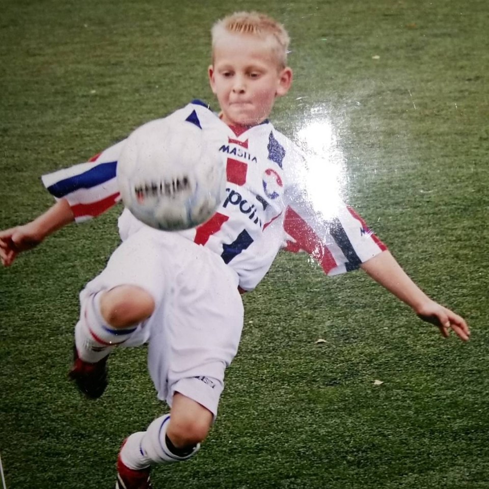  De Jong had a slight frame during his days at Willem II before growing out and shooting up