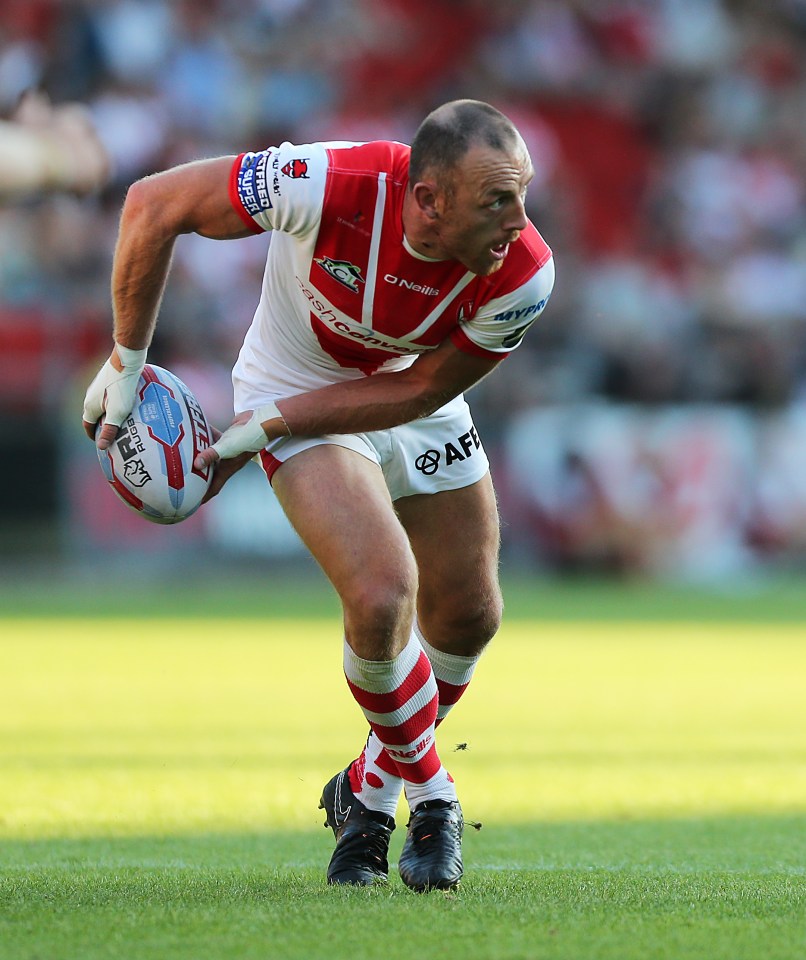  James Roby has been named in St Helens' 19-man squad for the semi-final