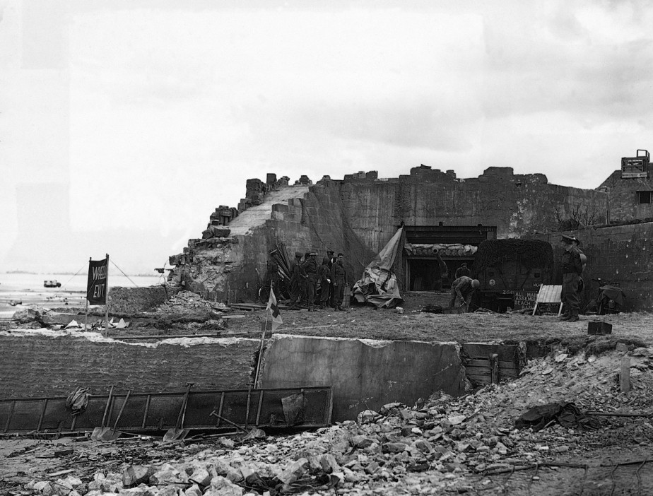  The enormous size and strength of some of the positions of the Atlantic wall can be seen in this captured gun position