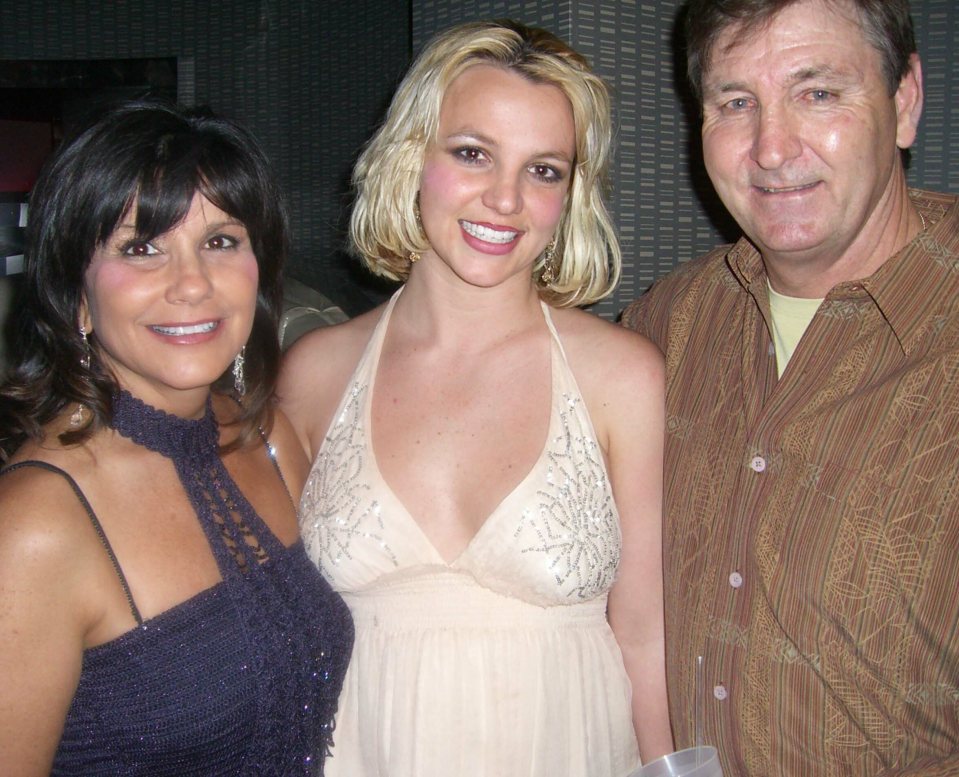  Britney with mum Lynne and dad Jamie