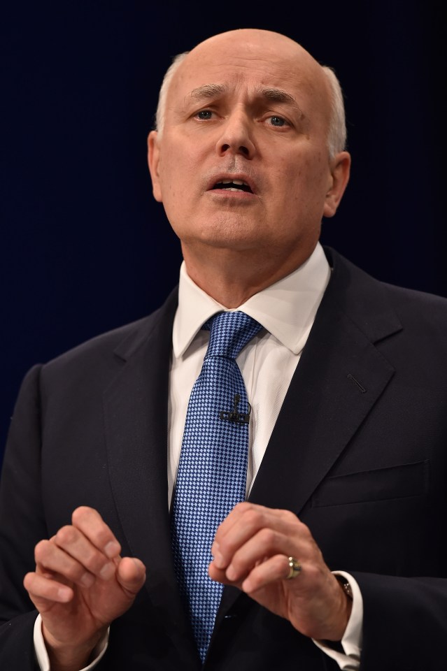  Iain Duncan Smith told Theresa May she must resign immediately