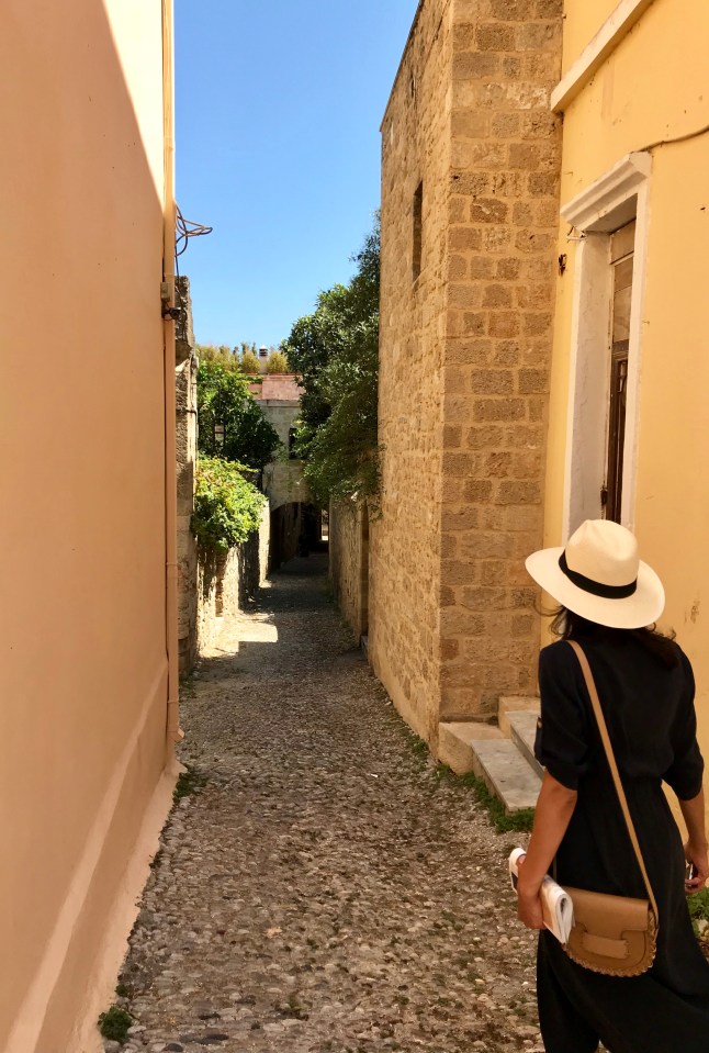  Explore the back streets of old Rhodes