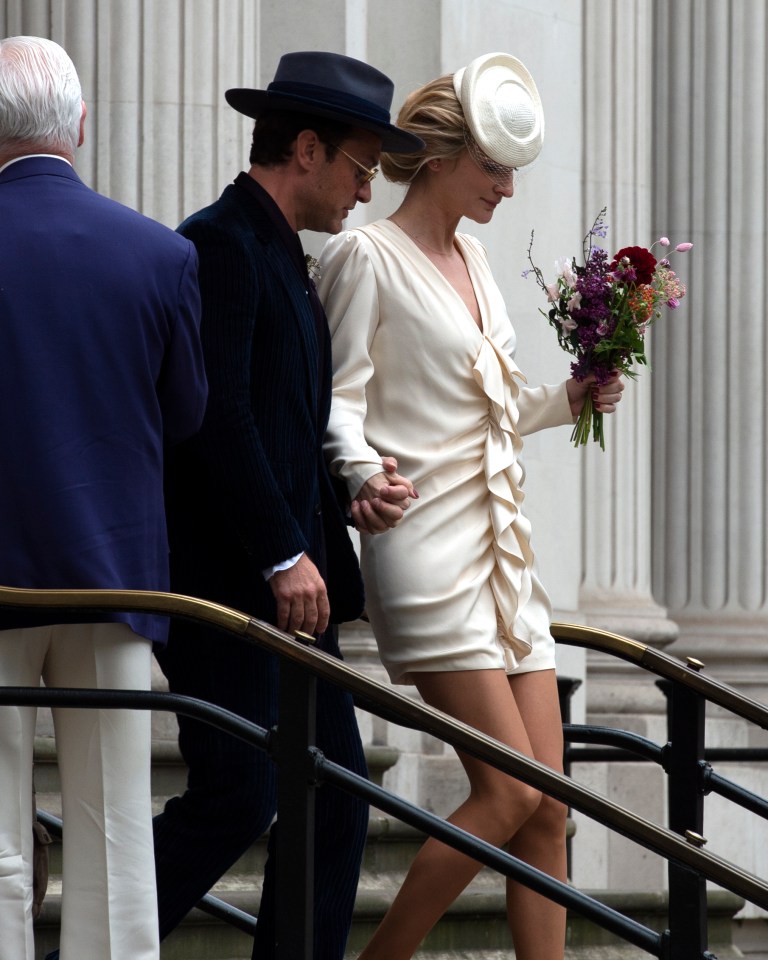  Jude and Phillipa shunned showbiz friends for the low-key ceremony