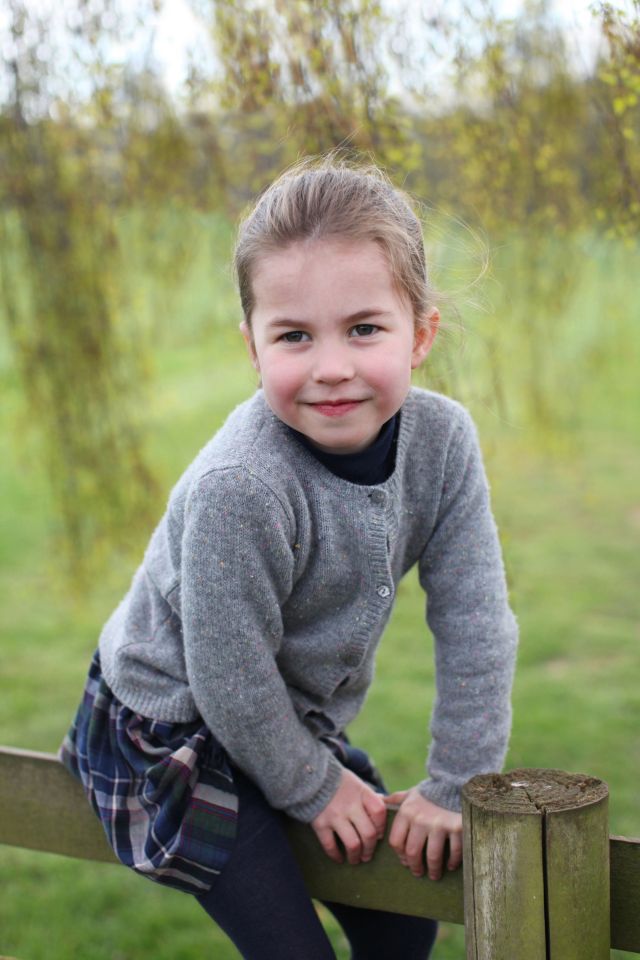  Kensington Palace has released three new photographs of Princess Charlotte to celebrate her fourth birthday