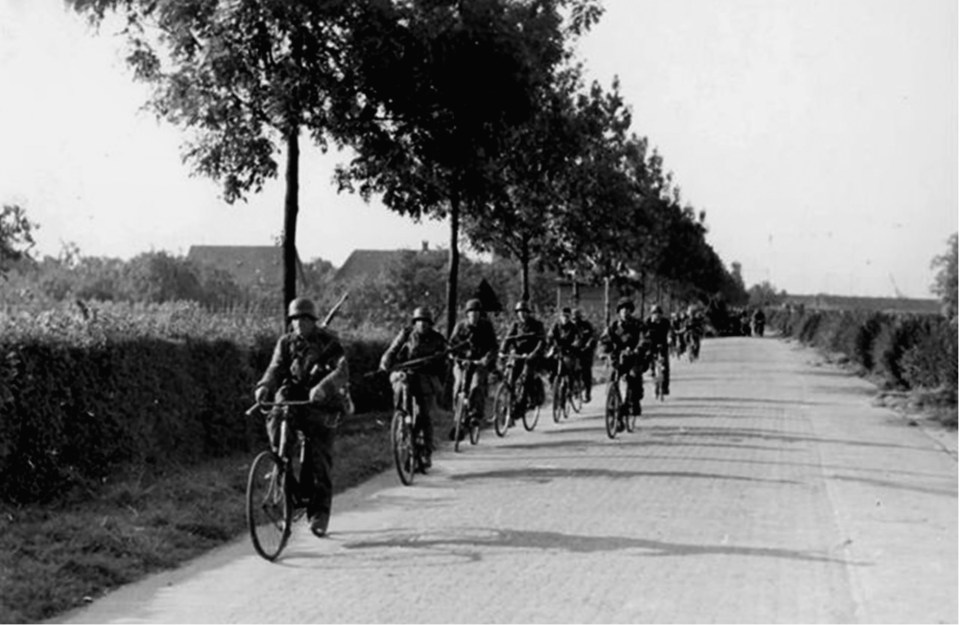  By 1944 the German infantry division had gone through a series of changes. The reconnaissance battalion was removed and replaced by a bicycle-mounted reconnaissance platoon within every regiment (pictured)