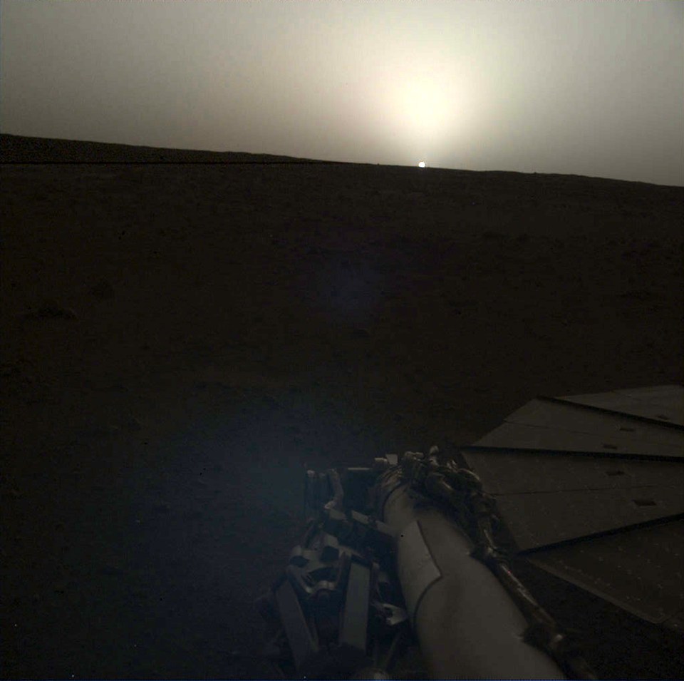 And here’s what a Martian sunset at around 6.30pm Mars time looks like