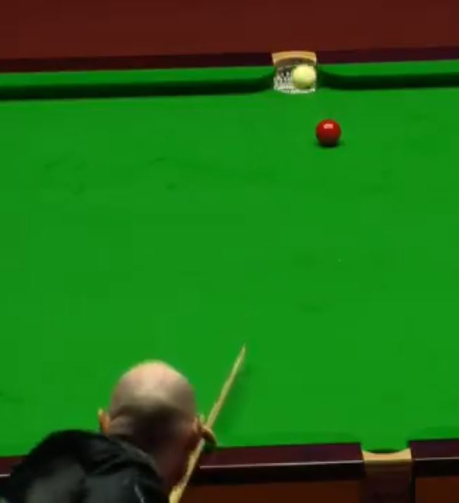 The snooker star managed to completely miss the red and pot the white in the middle