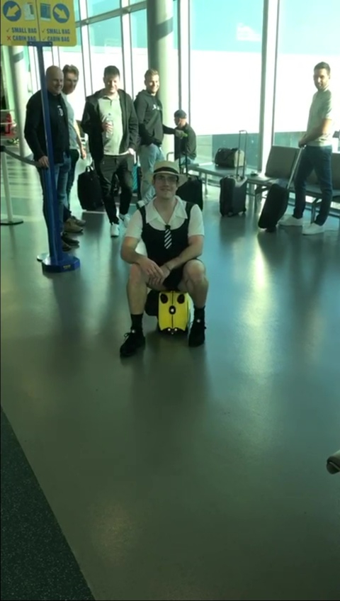 Brad was let on a flight dressed like Britney Spears