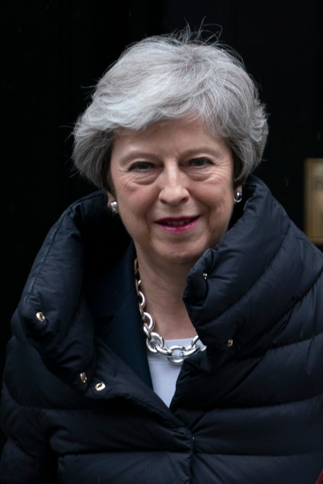  Theresa May refuses to set a date for her resignation