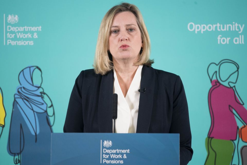  Amber Rudd wants the PM to move on to holding a series of 'definitive votes'