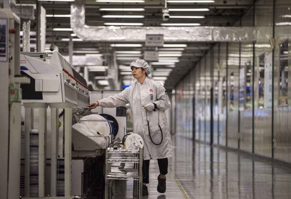  One engineer works in Huawei's leading factory