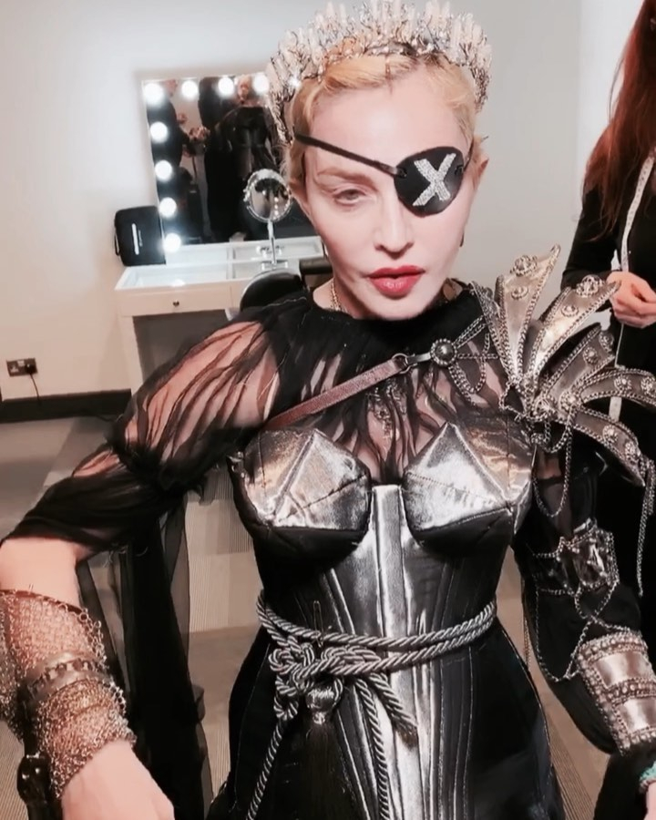  Madonna had teased fans with a backstage glimpse of rehearsals