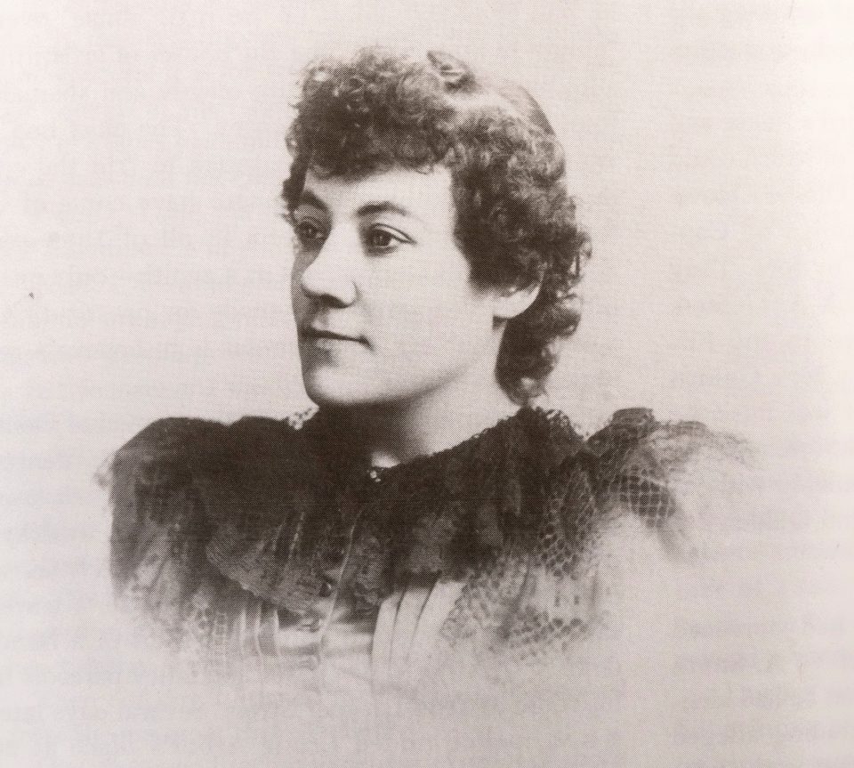  Emma Lillis Quigley before her transformation from a well-known opera singer to working as a prostitute in Creede, circa 1882. This image was taken just after she had arrived from a Nebraska farm to the big city of Denver. Quigley soon discovered that gentlemen would eagerly pay for certain favours, so she abandoned her outward respectability. She earned the nickname 'Creede Lil' and was said to own a home decorated with velvet carpets, tapestries and Oriental decor