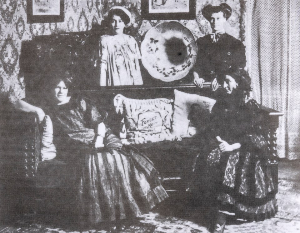  Four women in Bob Ford's brothel, taken in the boom town of Creede, Colorado, in 1892. Ford, at the age of 19, killed notorious outlaw Jesse James. The newspaper in Creede said that Ford 'keeps a restless eye on the crowd about him, while ever near him lies the gun which he brought down by a shot from behind, the much-feared Missouri outlaw'