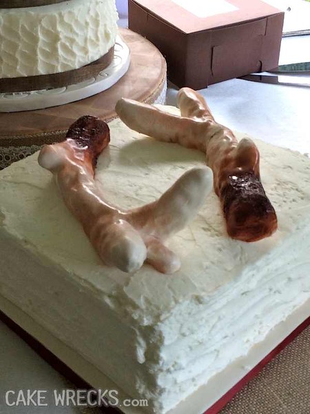  Instead of being romantic, this cake looks extremely disturbing