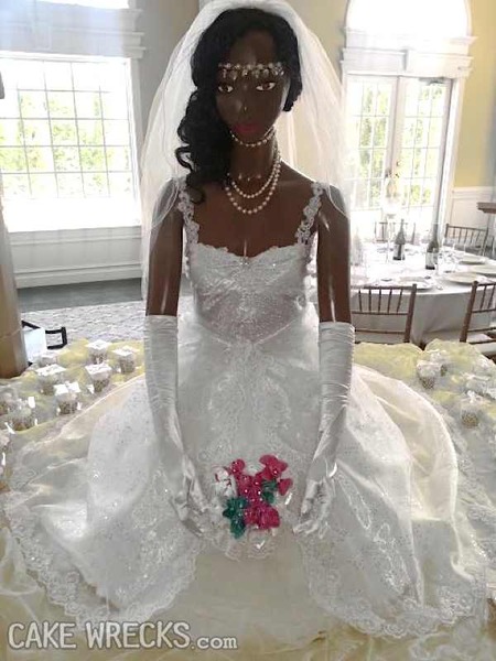  There's nothing creepy about this life-size cake that resembles the bride