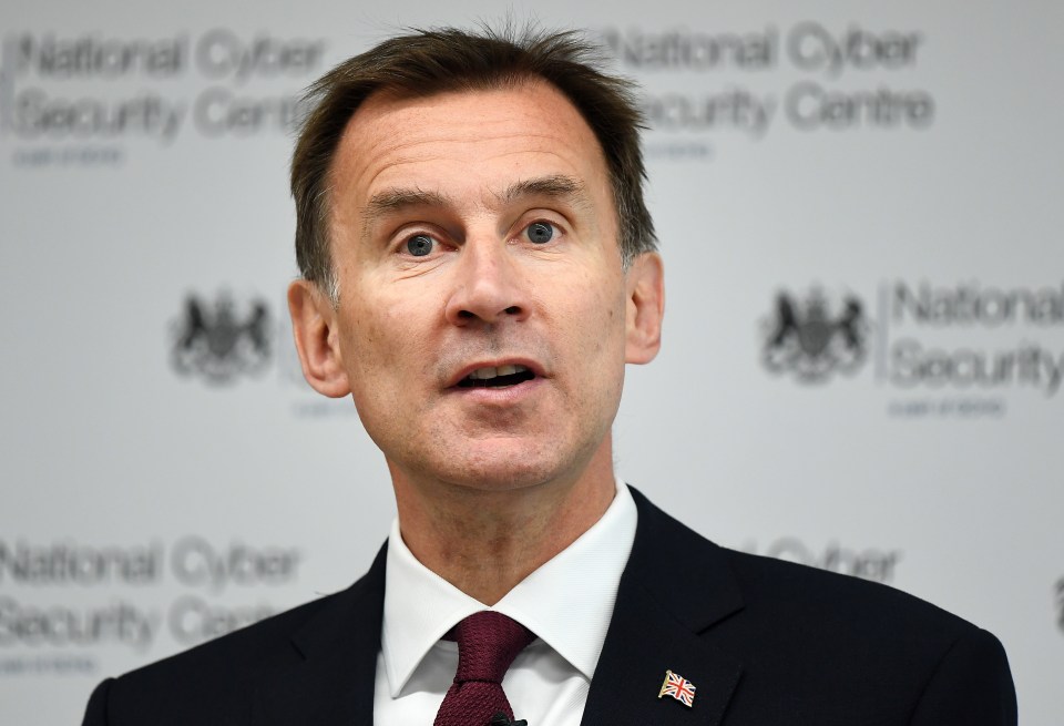  Jeremy Hunt asked Theresa May to abandon the vote of her Brexit bill - it has no chance of success