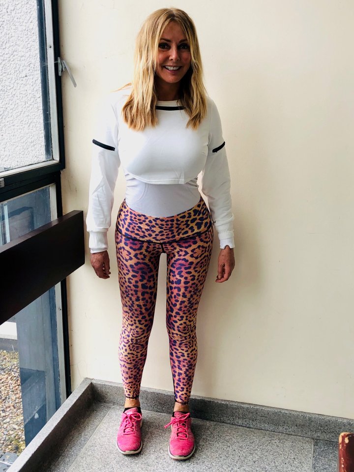  Carol Vorderman has showed off her incredible figure in leopard print leggings on Twitter