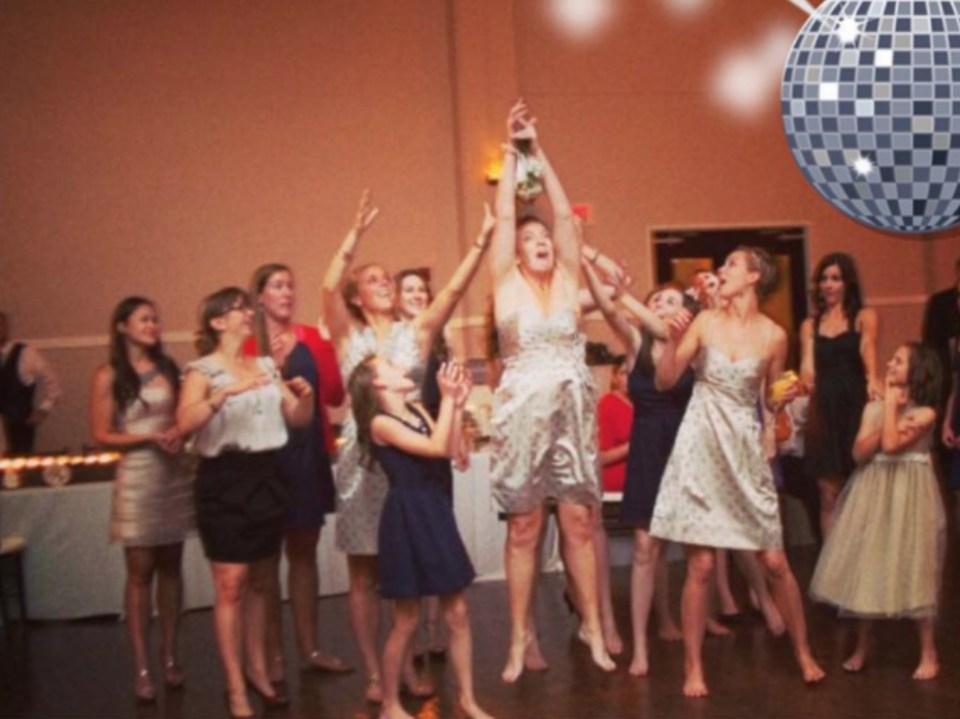  Women at this wedding even took off their shoes to give themselves the best chance at success