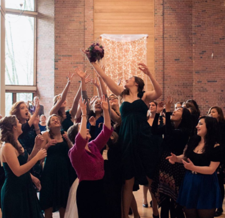  This woman made an impressive jump to be the one to secure the flowers