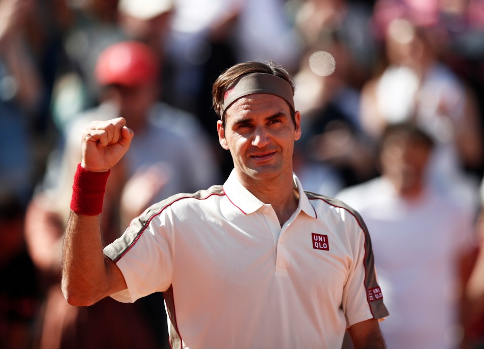 Roger Federer played his 400th Grand Slam match and made a safe passage into the fourth round at the French Open