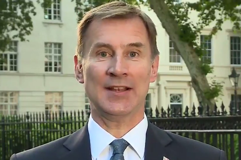  Jeremy Hunt accused his rival of disrespecting Tory members