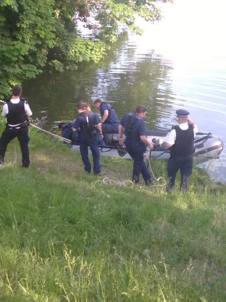  Police search on the banks of Highgate Mens' Bathing Pond