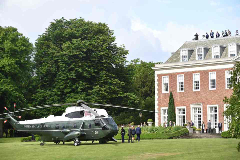  The couple landing at the US ambassador's house this morning