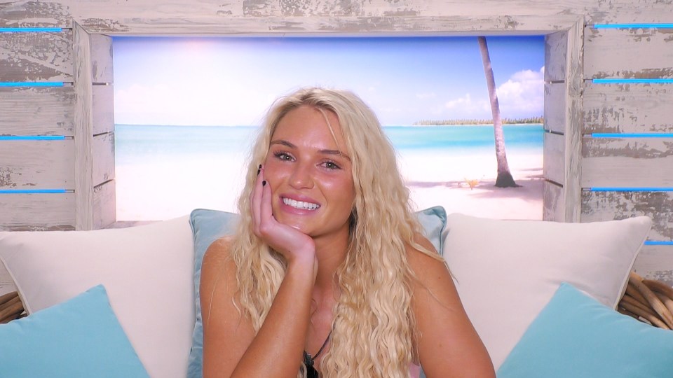  Love Island 2019 episode 1 recap: Lucie has two admirers chasing after her and she's definitely loving the attention