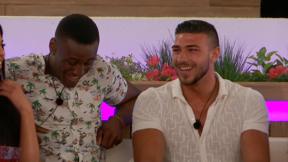  Love Island 2019 episode 1 recap: The Islanders welcome their two new casat members with questions concerning who they fancied