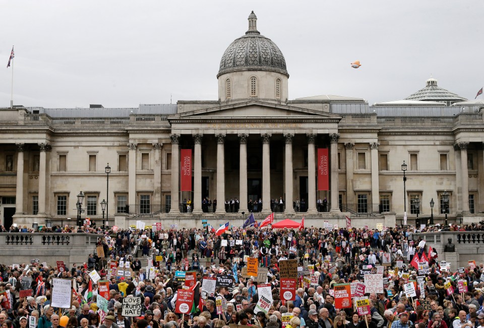  Crowds gathering in Trafalgar Square