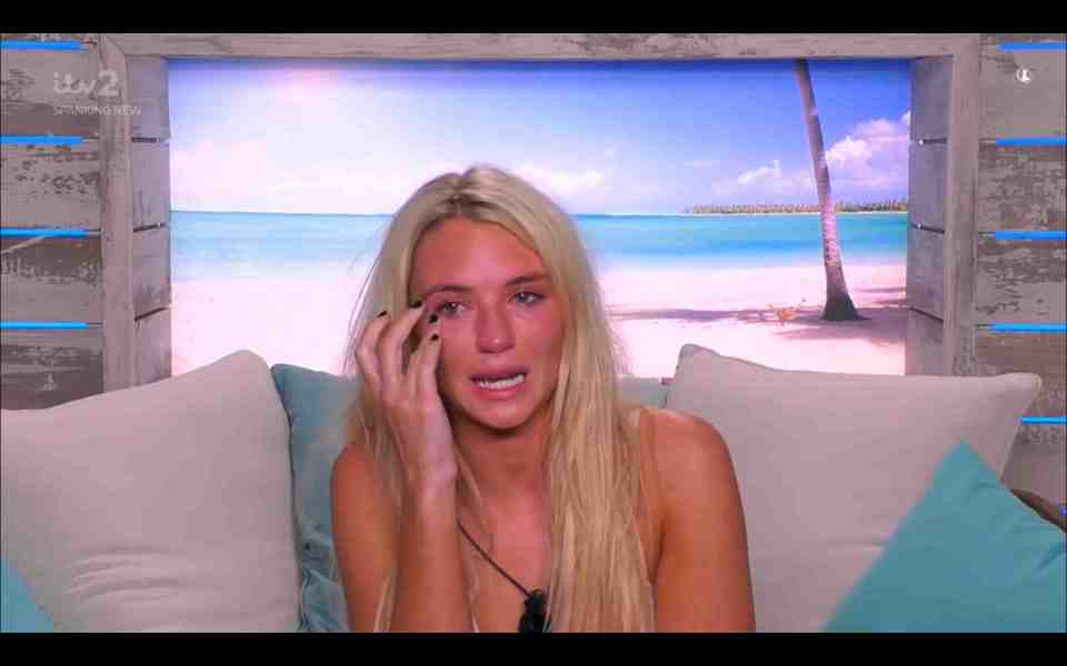  Lucie was seen crying after Joe told her to stay away from the other boys in the villa