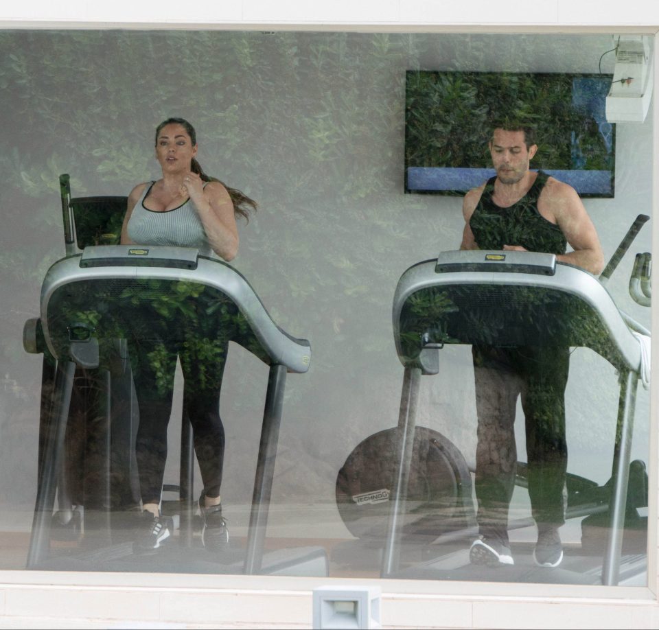  The couple were really going for it on their running machines