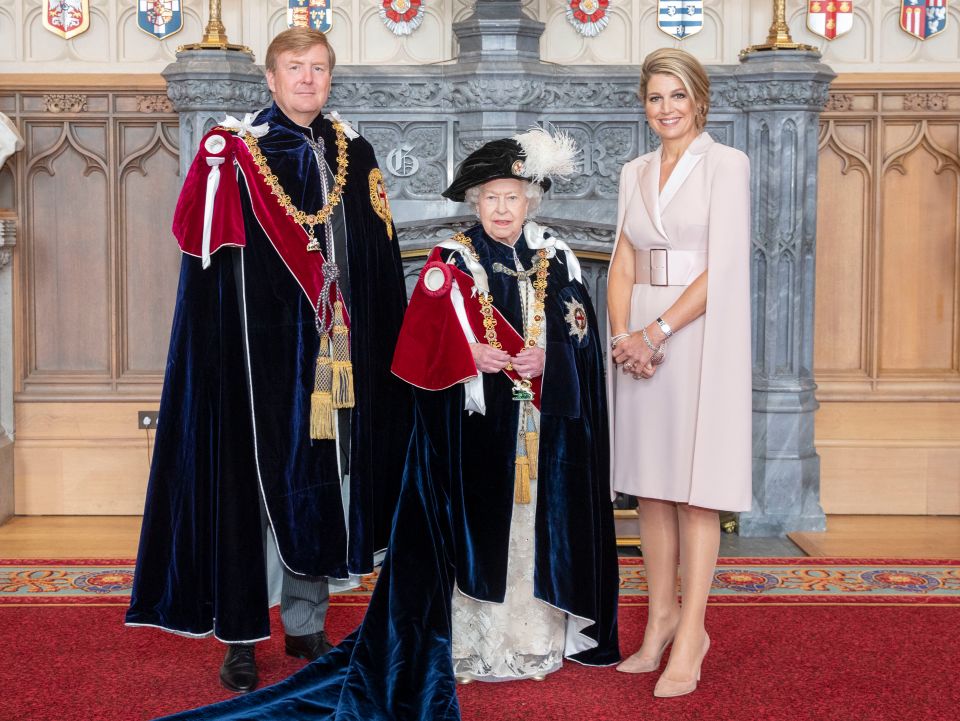  Her Majesty with King Willem-Alexander of the Netherlands and his wife Queen Maxima in St George's Hall