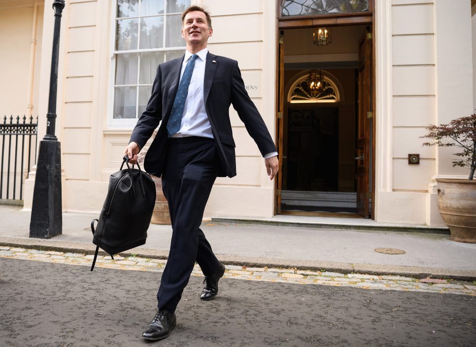  Jeremy Hunt is challenging Boris for No10