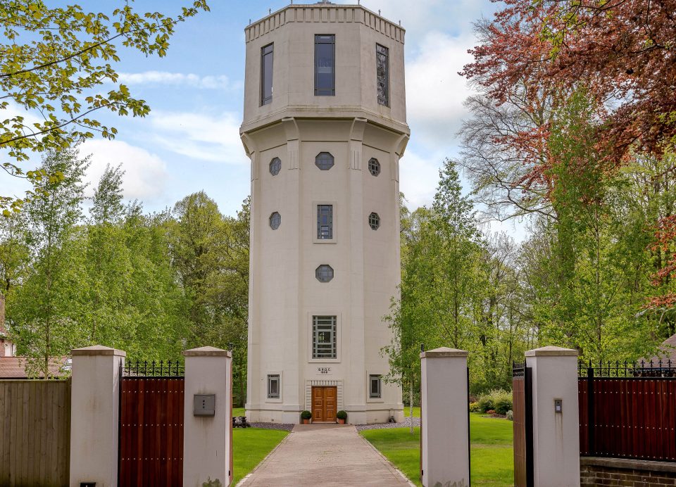  The tower has a lift to all the floors