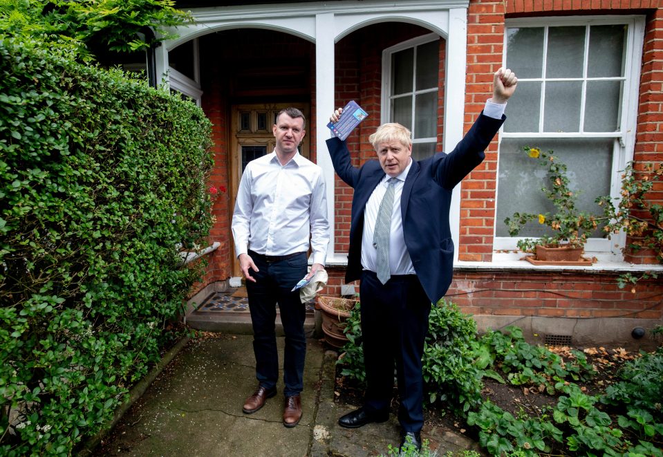  He chatted with voters on the doorstep too