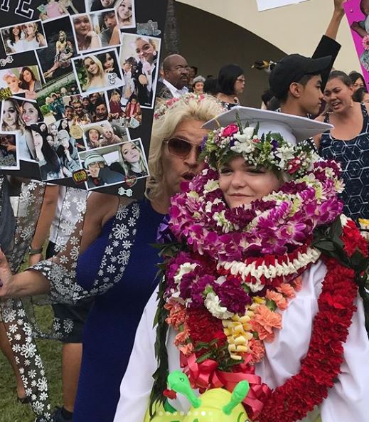  Bonnie with her mum on her graduation