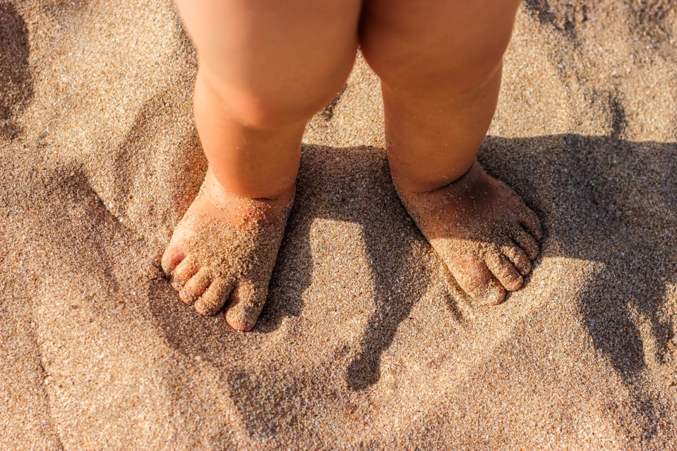  Sandy feet are an inevitable part of going to the beach