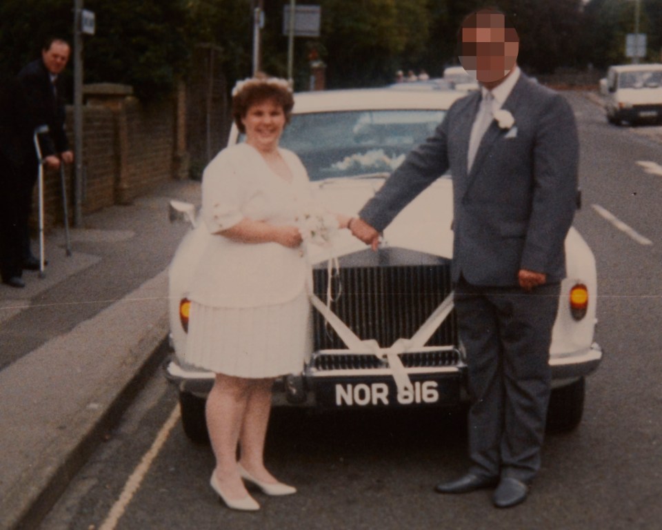 Sarah married second husband Paul in 1992 and their big day cost £6,500